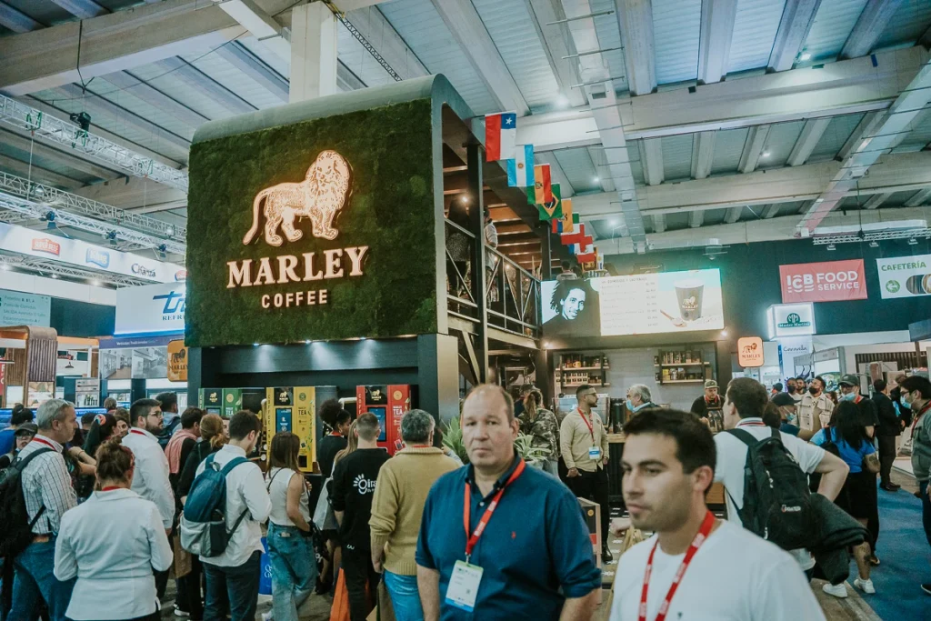 Visitantes en el stand de Marley Coffee en Espacio Food Service